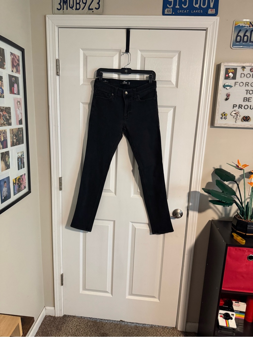 Hollister Women’s Skinny Jeans in Black